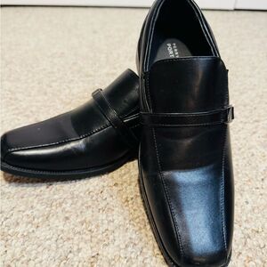 Perry Ellis Elegant Black Leather Loafers